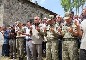 Morkoç son yolculuğuna uğurlandı